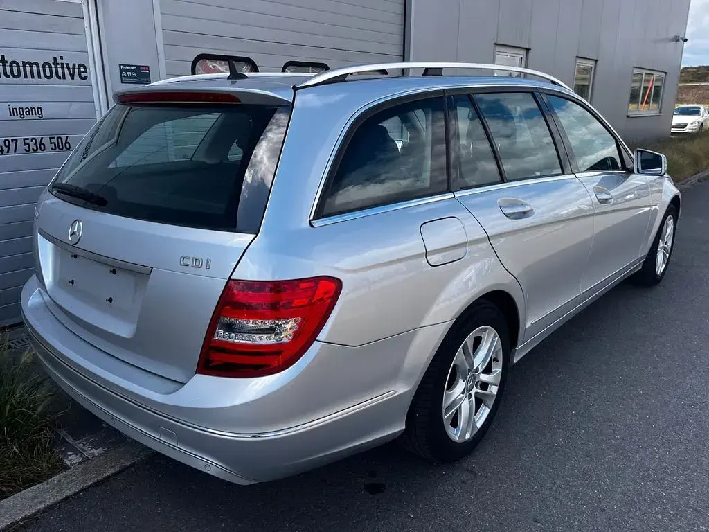 Gebraucht Mercedes C200 136 PS (100 kW) 2013 Silber Limousine