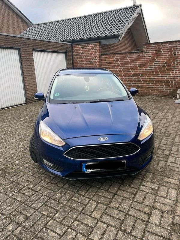 Usata Ford Focus 120 CV (88 kW) 2015 Blu Station wagon