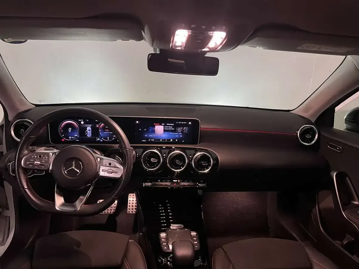 Gebraucht Mercedes A180 AMG line 116 PS (85 kW) 2020 Limousine