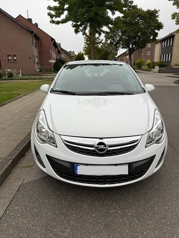 Weiß Gebraucht 2014 Opel Corsa Color Edition Kleinwagen | 4.598 € (Guter Preis) - Bild 1/4