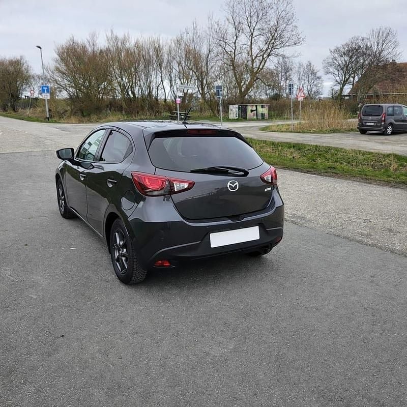 Gebraucht Mazda 2 Exclusive-Line 105 PS (77 kW) 2016 Grau Kleinwagen