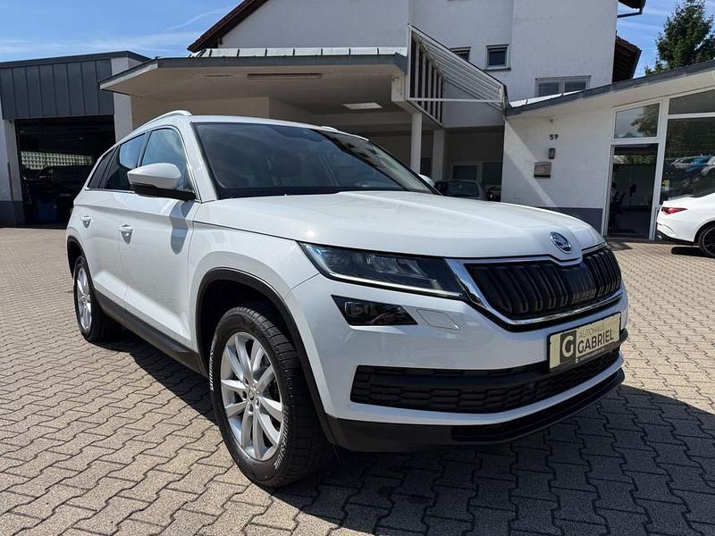 Weiß Gebraucht 2021 Skoda Kodiaq Style SUV | 31.990 € (Fairer Preis) - Bild 1/4
