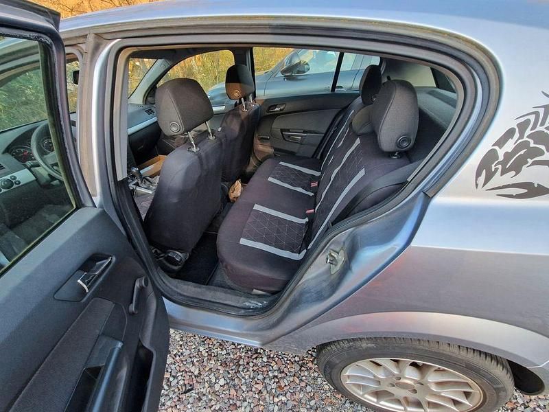 Gebraucht Opel Astra 90 PS (66 kW) 2005 Schwarz Limousine