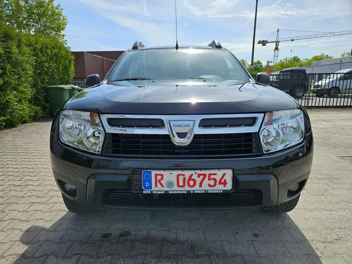 Używany Dacia Duster Lauréate 105 KM (77 kW) 2010 Czarny SUV