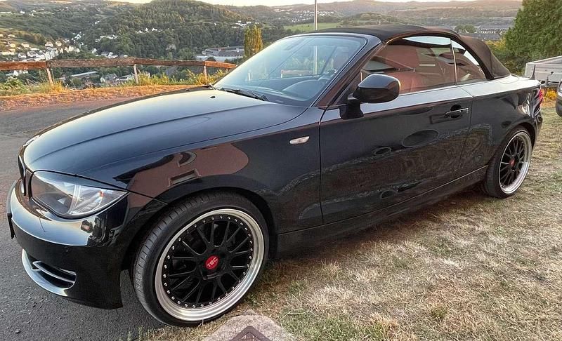 Schwarz Gebraucht 2010 BMW 118 Cabriolet Cabrio | 14.000 € - Bild 1/4