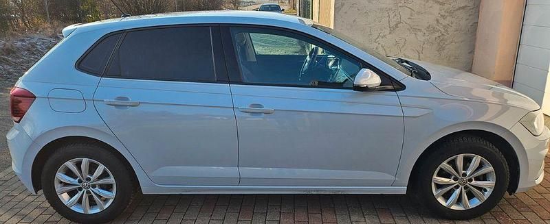 Gebraucht VW Polo Comfortline 95 PS (69 kW) 2019 Weiß Kleinwagen