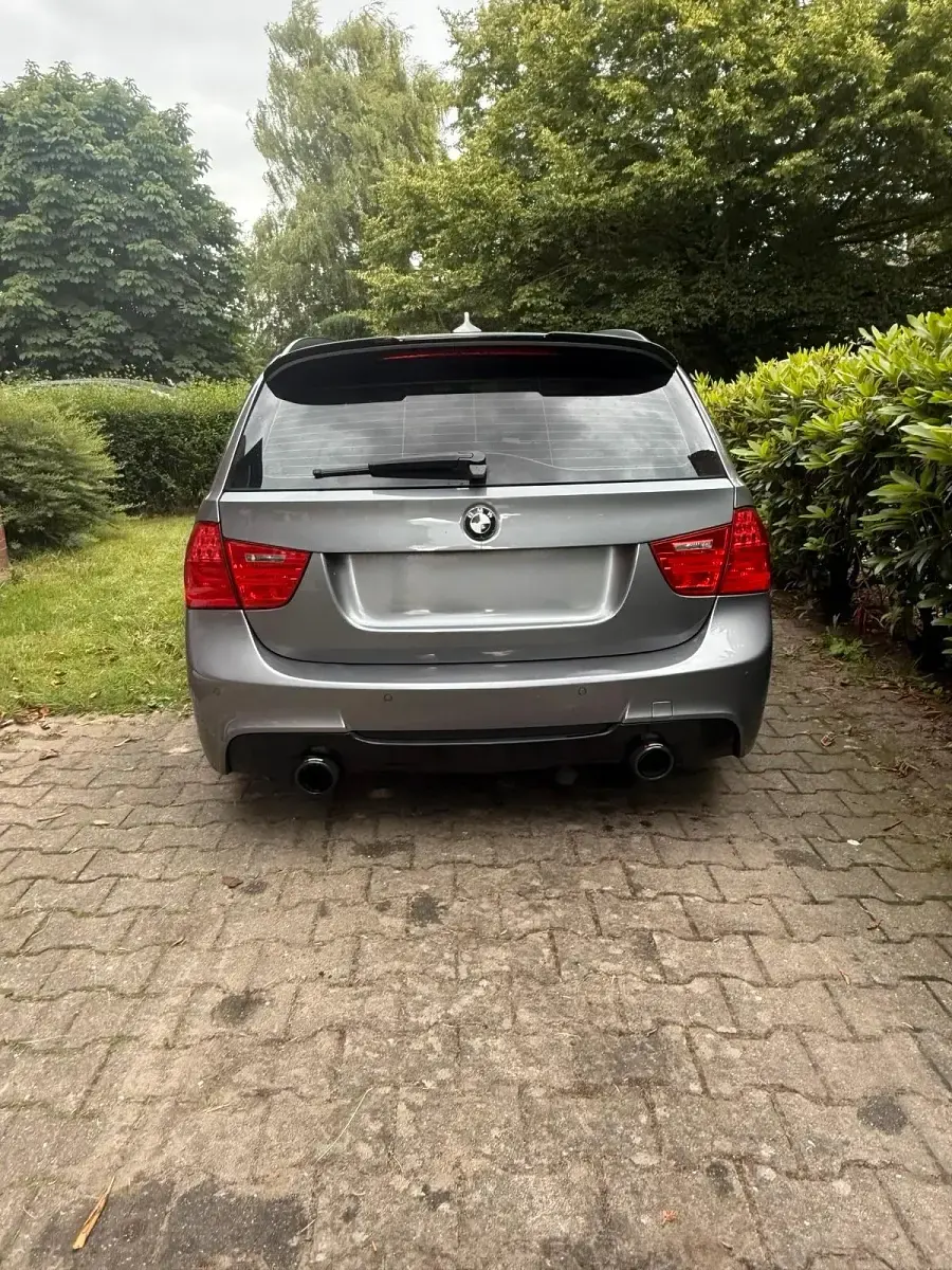 Gebraucht BMW 325 M Sport 245 PS (180 kW) 2012 Grau Kombi