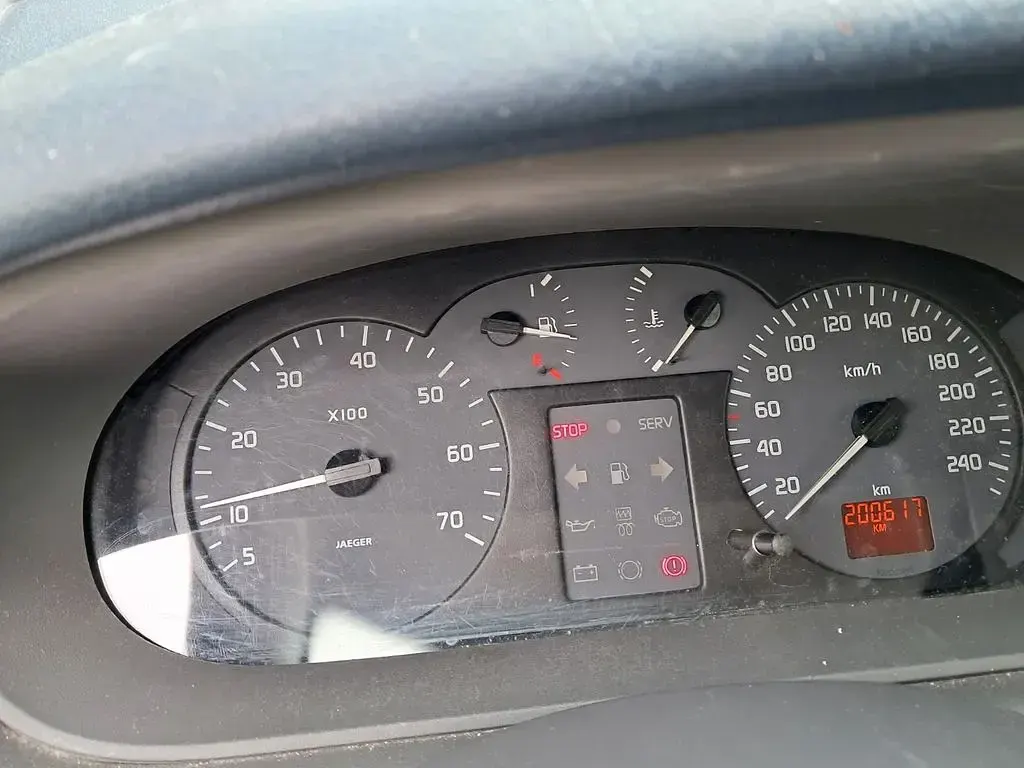 Gebraucht Renault Scénic 107 PS (78 kW) 1999 Silber Van / Kleinbus