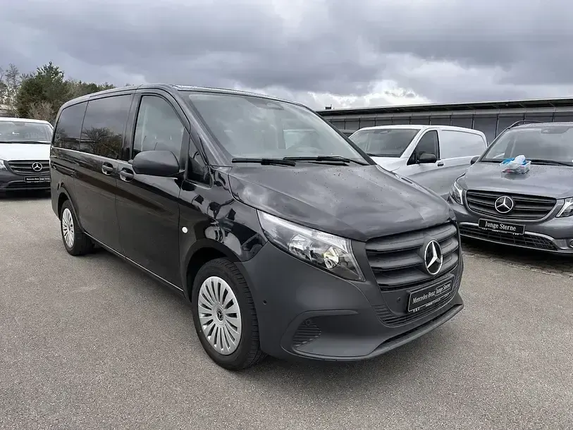 Gebraucht Mercedes Vito 163 PS (119 kW) 2025 Obsidianschwarz Van
