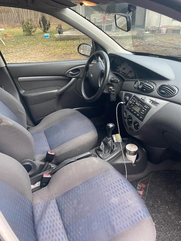 Gebraucht Ford Focus 101 PS (74 kW) 2001 Blau Kleinwagen