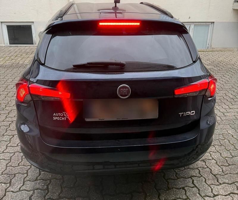 Gebraucht Fiat Tipo 122 PS (89 kW) 2017 Blau Kombi