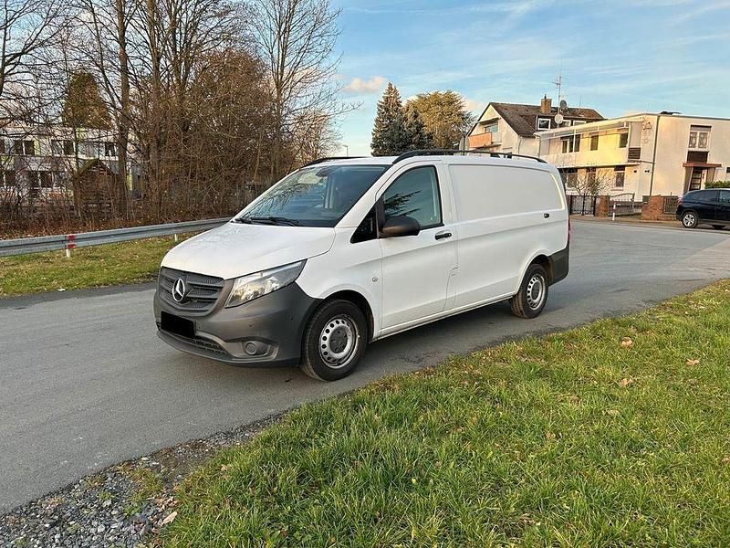 Weiß Gebraucht 2015 Mercedes Vito Van | 9.000 € - Bild 1/4
