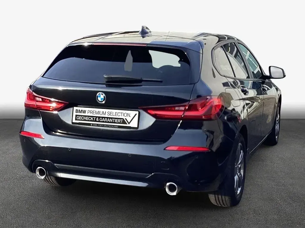 Gebraucht BMW 118 Advantage 150 PS (110 kW) 2022 Saphirschwarz metallic Kleinwagen