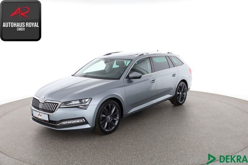 Grau (metallic) Gebraucht 2020 Skoda Superb Kombi | 24.880 € (Guter Preis) - Bild 1/2