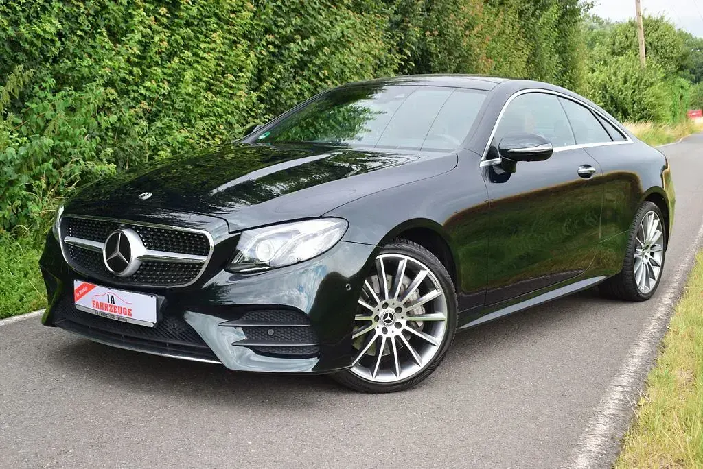 Gebraucht Mercedes E400 AMG 333 PS (244 kW) 2018 Grün Coupé