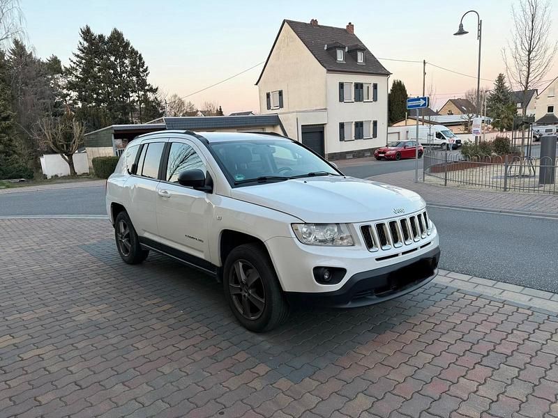 Gebraucht Jeep Compass 156 PS (114 kW) 2011 Weiß SUV