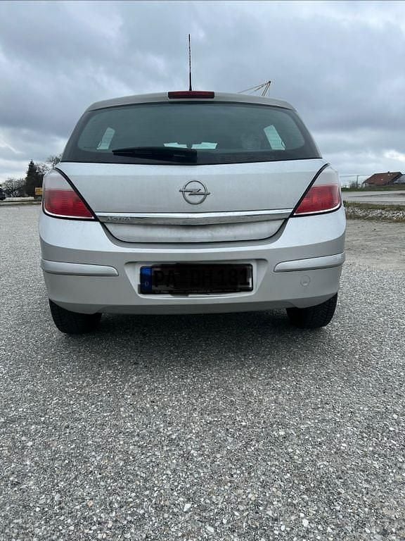 Gebraucht Opel Astra 90 PS (66 kW) 2005 Silber Limousine