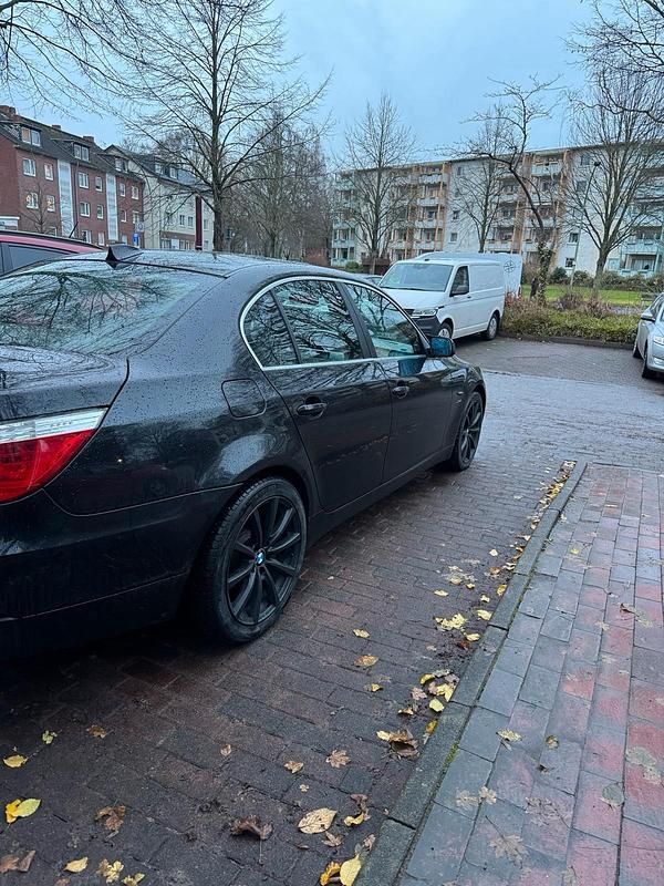 Gebraucht BMW 530 235 PS (172 kW) 2008 Schwarz Limousine