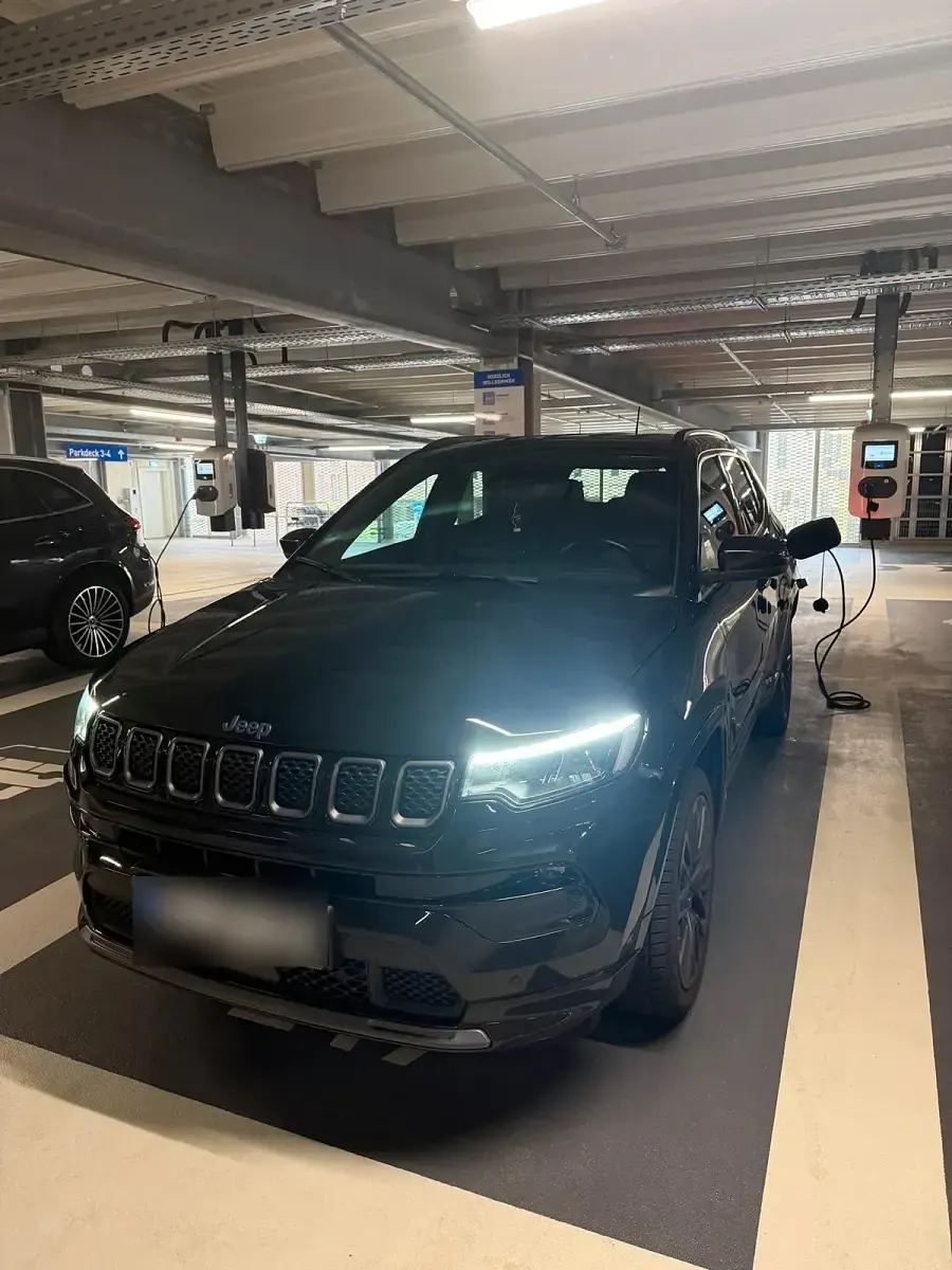 Gebraucht Jeep Compass 179 PS (131 kW) 2022 Schwarz SUV