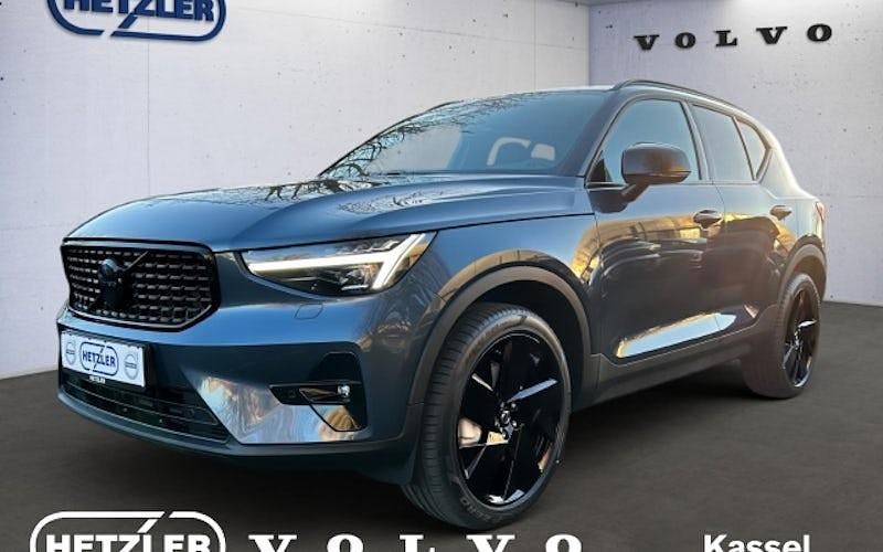 Neu Volvo XC40 Plus 163 PS (119 kW) 2026 Blau SUV