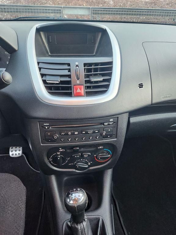 Gebraucht Peugeot 206+ 60 PS (44 kW) 2012 Blau Kleinwagen