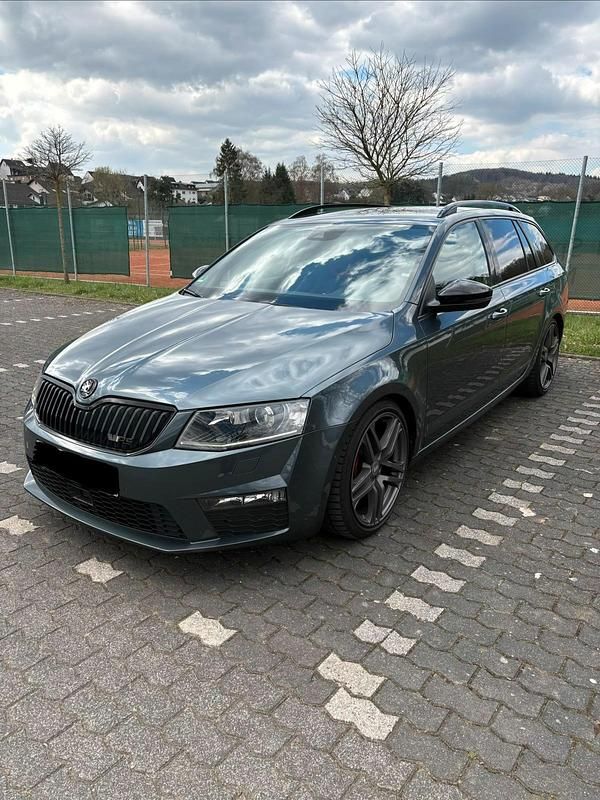 Gebraucht Skoda Octavia RS 184 PS (135 kW) 2016 Grau Kleinwagen