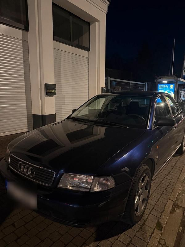 Usata Audi A4 101 CV (74 kW) 1996 Blu Berlina