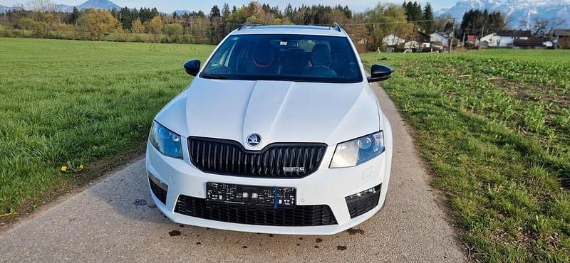 Gebraucht Skoda Octavia RS 184 PS (135 kW) 2016 Weiß Kleinwagen