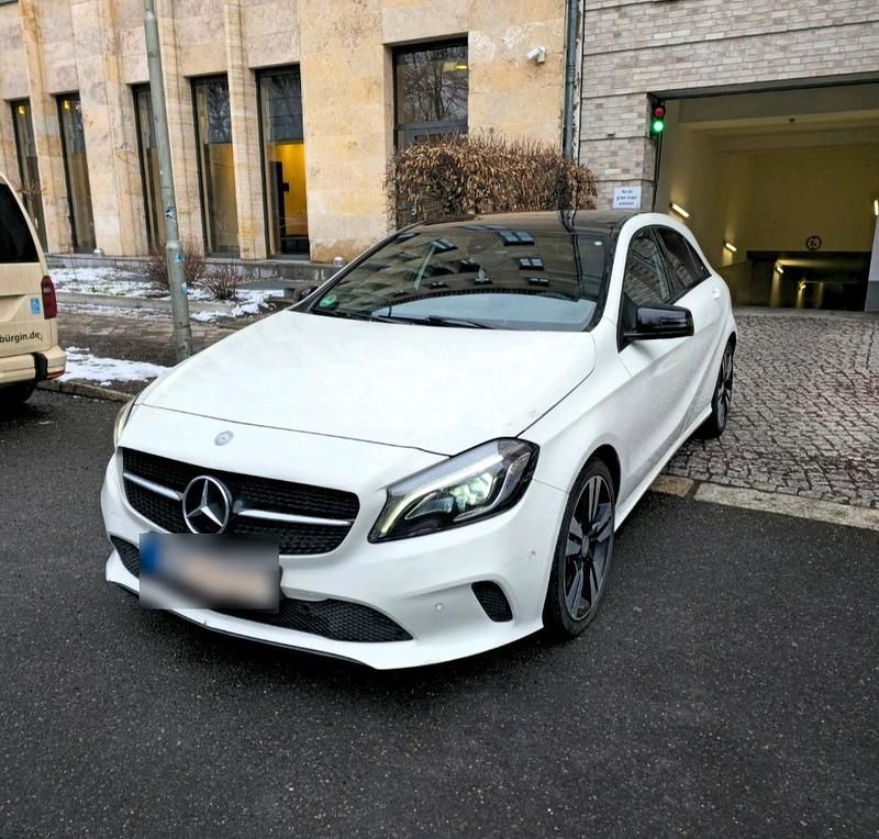 Gebraucht Mercedes A160 101 PS (74 kW) 2016 Weiß Kleinwagen