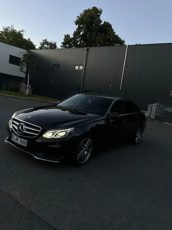 Gebraucht Mercedes E300 AMG 231 PS (169 kW) 2013 Schwarz Limousine
