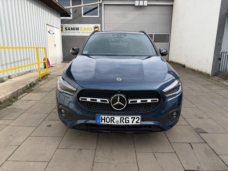 Gebraucht Mercedes GLA250 218 PS (160 kW) 2023 Blau SUV