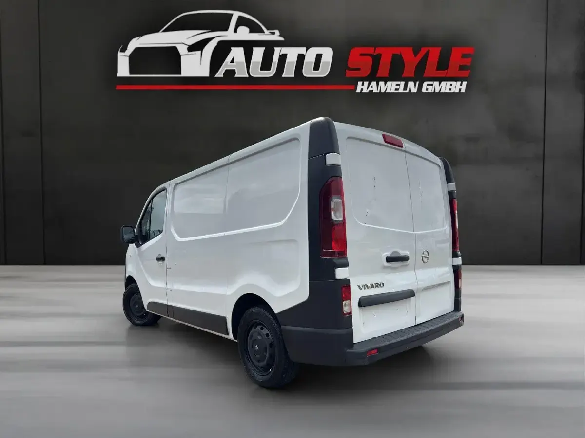 Gebraucht Opel Vivaro 95 PS (69 kW) 2016 Weiß Van / Kleinbus