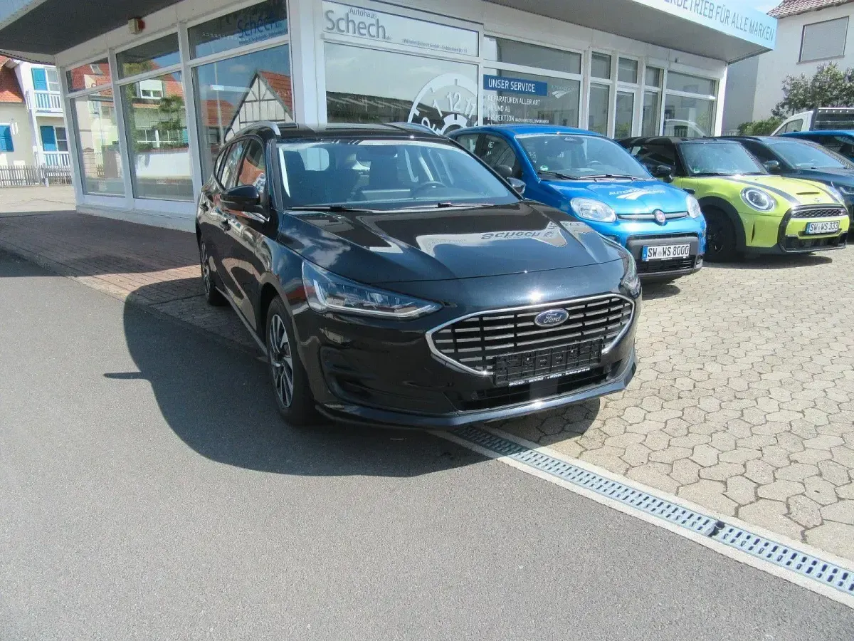 Gebraucht Ford Focus Titanium 125 PS (91 kW) 2023 Schwarz Kombi