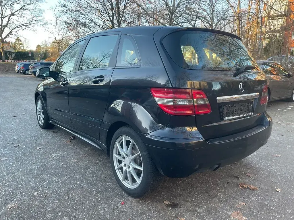 Gebraucht Mercedes B180 109 PS (80 kW) 2009 Schwarz Van / Kleinbus
