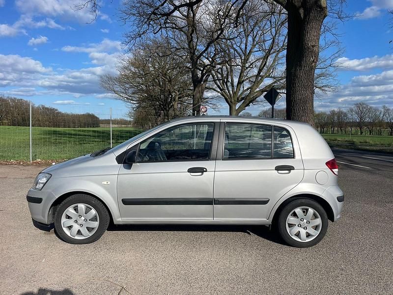 Second-hand Hyundai Getz 63 CP (46 kW) 2004 Argintiu Hatchback
