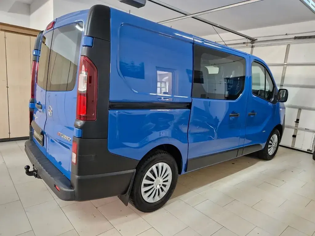 Gebraucht Opel Vivaro 140 PS (102 kW) 2016 Blau Van / Kleinbus