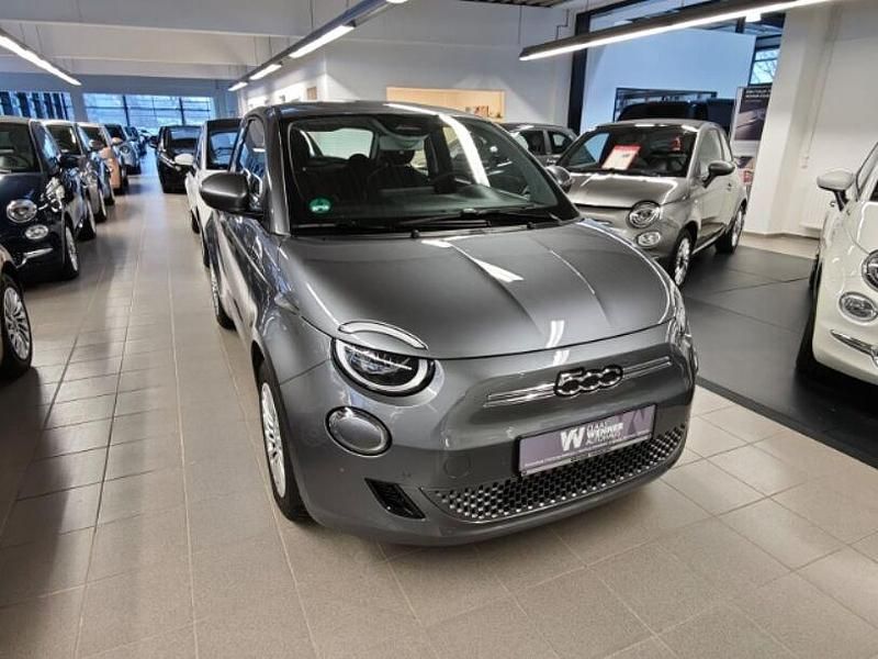 Gebraucht Fiat 500e 86 kW (118 PS) 2023 Mineral grau) (grau Kleinwagen