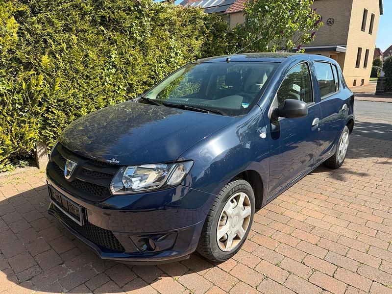 Blau Gebraucht 2013 Dacia Sandero Kleinwagen | 2.999 € (Etwas zu teuer) - Bild 1/4