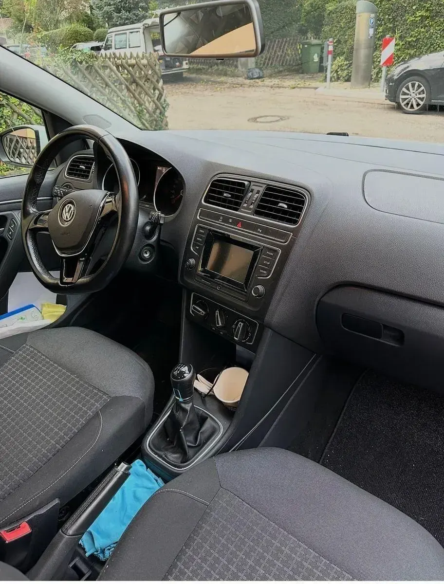 Gebraucht VW Polo Comfortline 90 PS (66 kW) 2015 Weiß Kleinwagen