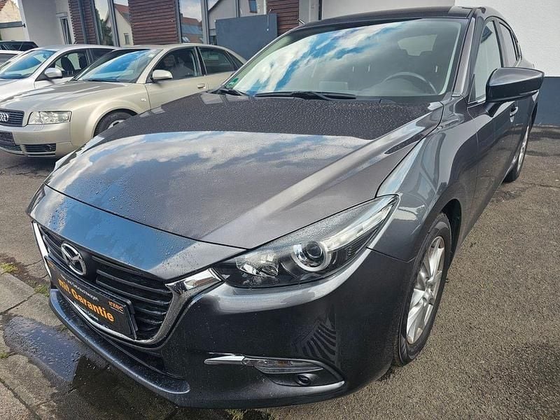 Grau Gebraucht 2018 Mazda 3 Center-Line Limousine | 14.990 € (Guter Preis) - Bild 1/4