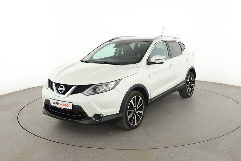 Weiß Gebraucht 2017 Nissan Qashqai Tekna SUV | 15.340 € (Etwas zu teuer) - Bild 1/4