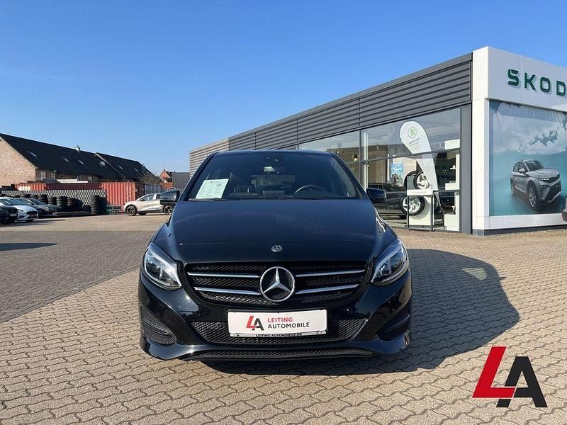 Gebraucht Mercedes B250 Urban 211 PS (155 kW) 2018 Metalliclack (schwarz Kleinwagen