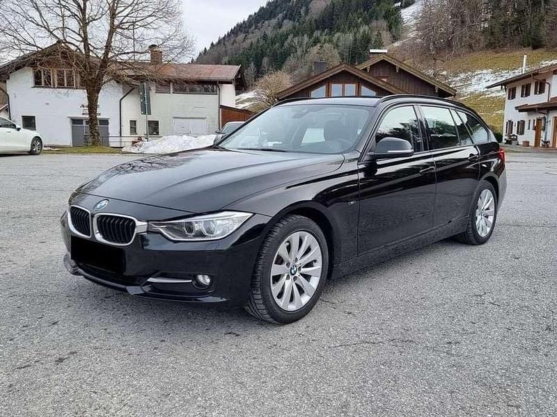 Gebraucht BMW 320 Sport Line 184 PS (135 kW) 2015 Schwarz Kombi