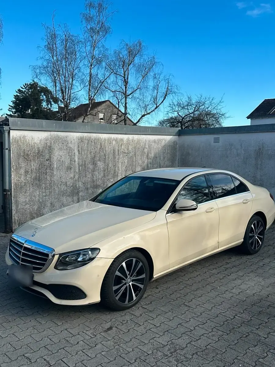 Gebraucht Mercedes E200 150 PS (110 kW) 2019 Beige Limousine