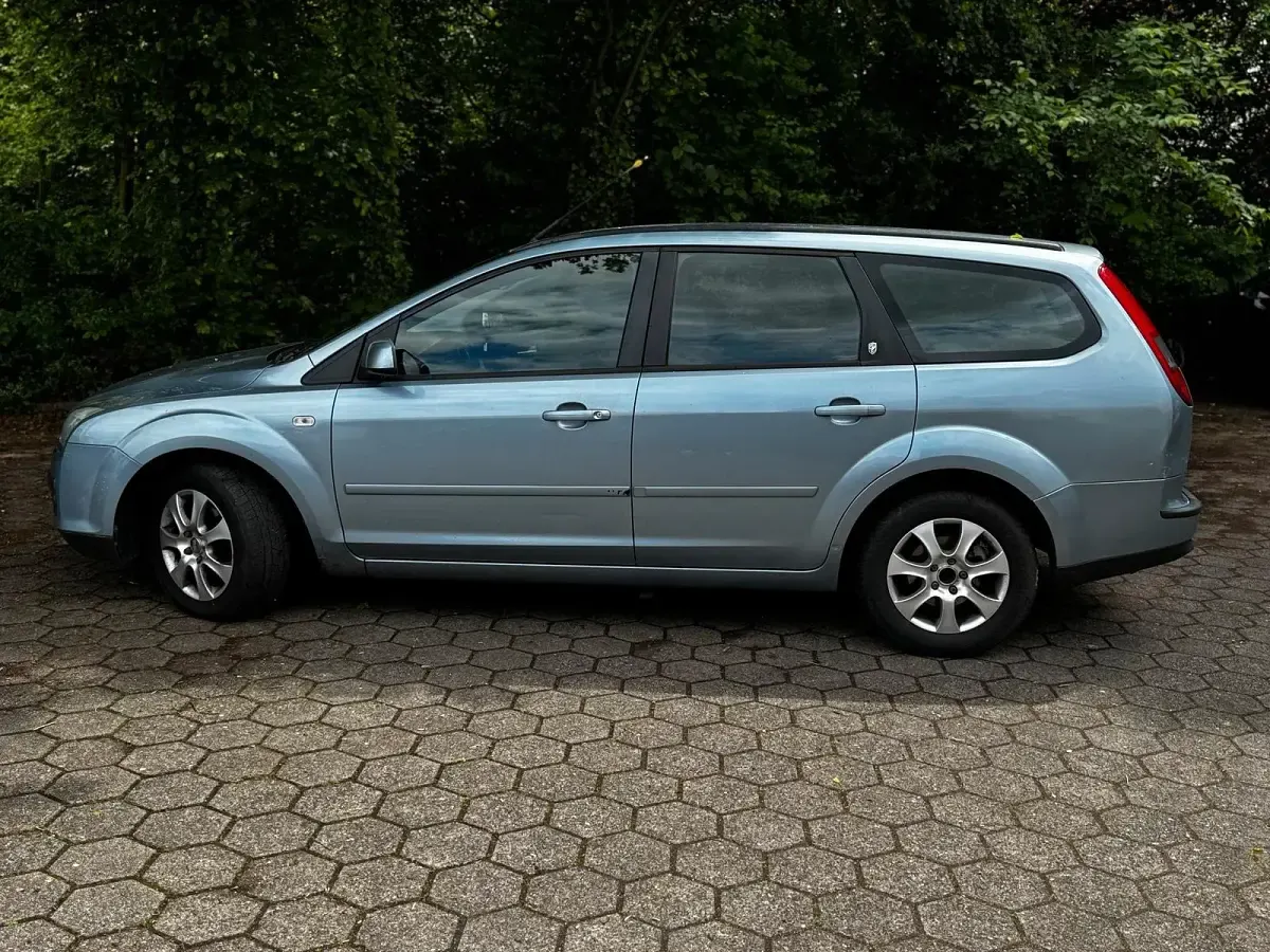 Usata Ford Focus 105 CV (77 kW) 2006 Andere farben Station wagon