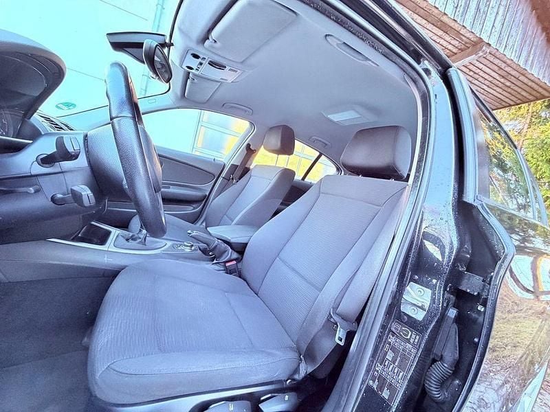 Gebraucht BMW 116 Sport Line 116 PS (85 kW) 2009 Schwarz Kleinwagen