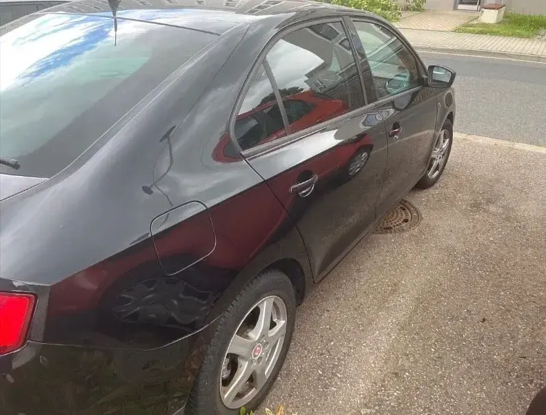Gebraucht Seat Toledo Reference 86 PS (63 kW) 2014 Schwarz Kleinwagen