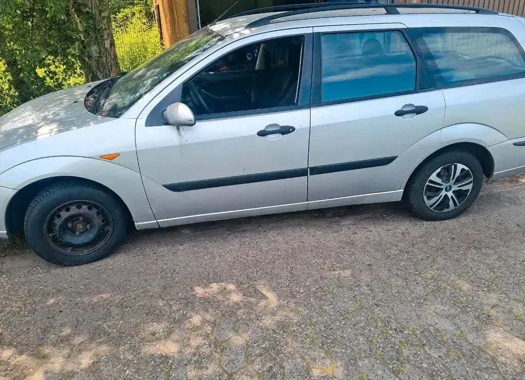 Gebraucht Ford Focus 115 PS (84 kW) 2004 Grau Kombi