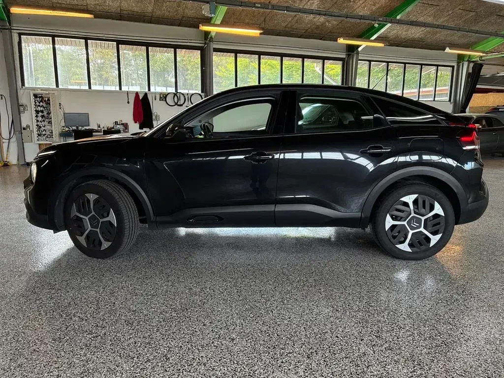 Gebraucht Citroën C4 Feel 131 PS (96 kW) 2021 Schwarz Limousine