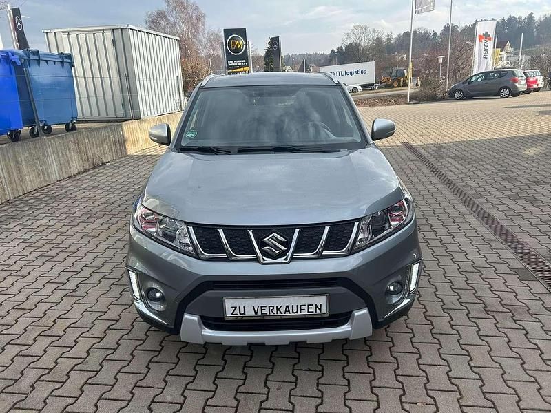 Grau Gebraucht 2016 Suzuki Vitara SUV | 13.900 € (Guter Preis) - Bild 1/4